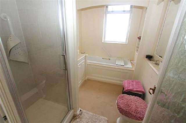  Image of 3 bedroom Flat for sale in Sunningdale Lodge Stonegrove Canons Park Edgware HA8 at Sunningdale Lodge  Edgware, HA8 7SY