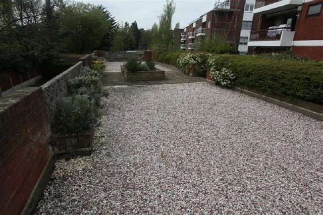  Image of 3 bedroom Flat for sale in Sunningdale Lodge Stonegrove Canons Park Edgware HA8 at Sunningdale Lodge  Edgware, HA8 7SY