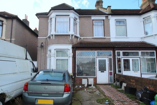  Image of 2 bedroom Flat for sale in Sunnyside Road Ilford IG1 at Sunnyside Road  Ilford, Essex, IG1 1HU