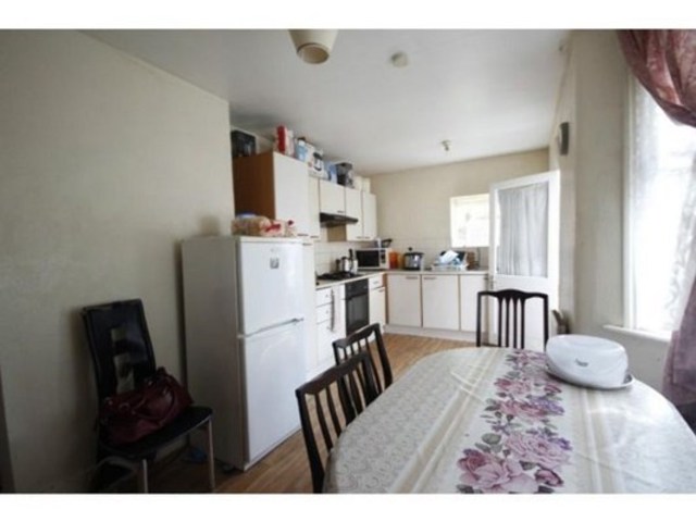  Image of 4 bedroom Terraced house to rent in Sutton Court Road London E13 at SUTTON COURT ROAD  NEWHAM, E13 9NW