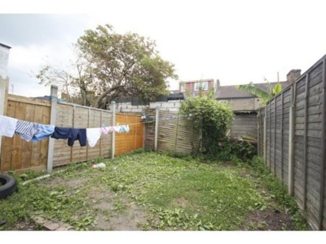  Image of 4 bedroom Terraced house to rent in Sutton Court Road London E13 at SUTTON COURT ROAD  NEWHAM, E13 9NW