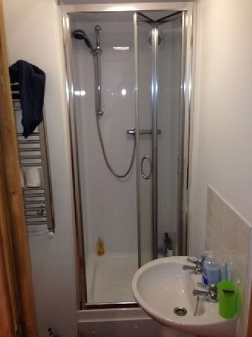  Image of 6 bedroom House Share to rent in Teignmouth Road Selly Oak Birmingham B29 at Selly Oak West Midlands Selly Oak, B29 7AY