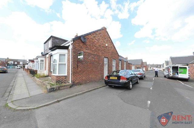  Image of 3 bedroom Bungalow to rent in Tel El Kebir Road Sunderland SR2 at Tel El Kebir Road Hendon Hendon, SR2 8QQ