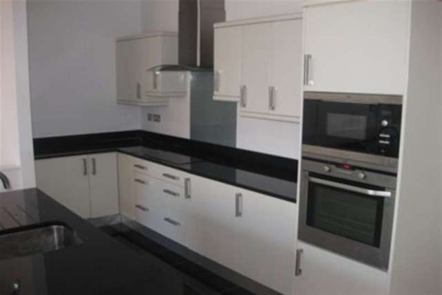  Image of 2 bedroom Flat to rent in Wollaton Street Nottingham NG1 at Nottingham, NG1 5FW