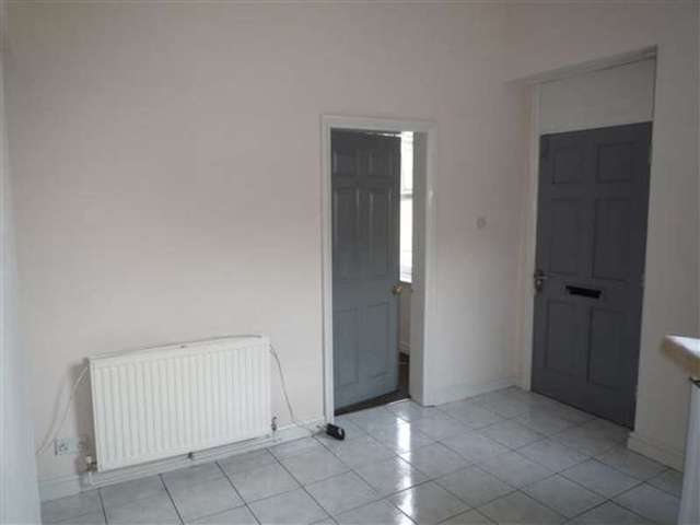  Image of 2 bedroom Bungalow to rent in Blackmoorfoot Road Crosland Moor Huddersfield HD4 at Milnsbridge, HD4 5BQ