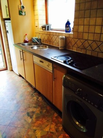  Image of 3 bedroom Semi-Detached house to rent in The Glade Clayhall Ilford IG5 at THE GLADE  CLAYHALL, IG5 0NQ