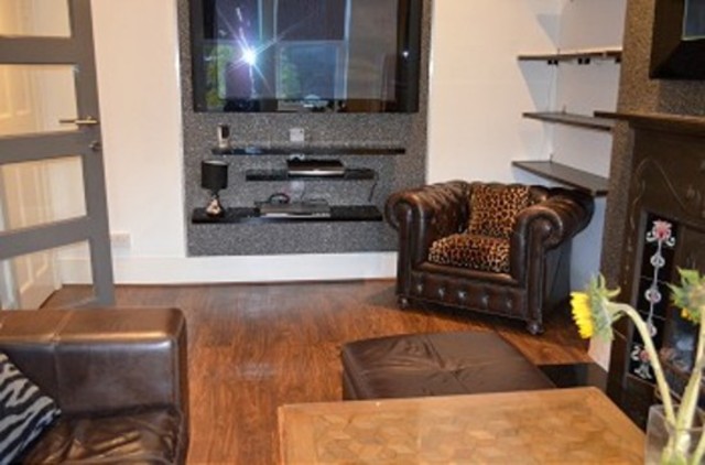  Image of 1 bedroom Flat to rent in The Mall London N14 at The Mall  Southgate, N14 6LR