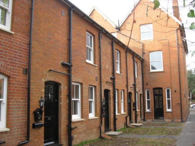  Image of 1 bedroom Flat to rent in De Parys Avenue Bedford MK40 at 19B De Parys Avenue Bedford Bedford, MK40 2TX