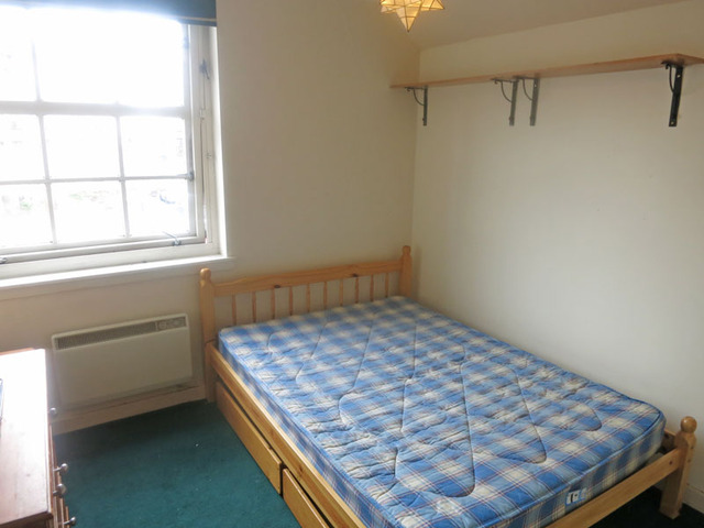  Image of 1 bedroom Flat to rent in Shore Edinburgh EH6 at The Shore Edinburgh Edinburgh, EH6 6QN