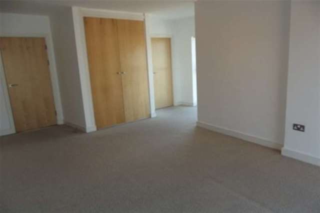  Image of 2 bedroom Flat to rent in Three Queens Lane Redcliffe Bristol BS1 at Bristol, BS1 6LF