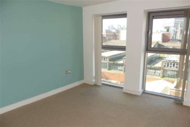  Image of 2 bedroom Flat to rent in Three Queens Lane Redcliffe Bristol BS1 at Bristol, BS1 6LF