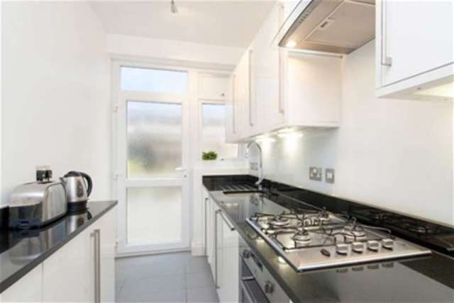  Image of 1 bedroom Flat to rent in Mackennal Street London NW8 at London, NW8 7DL