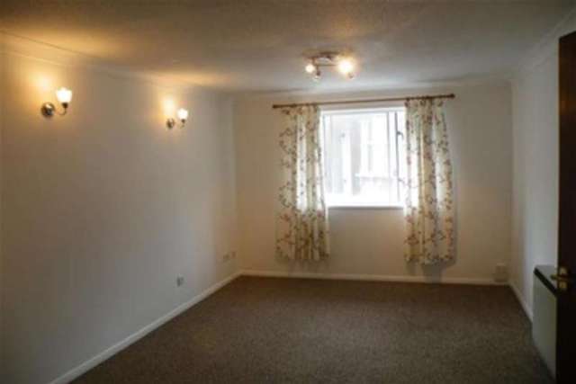  Image of 1 bedroom Flat to rent in Florence Road Southsea PO5 at Southsea, PO5 2NF