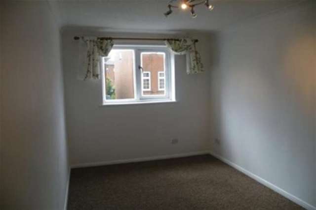  Image of 1 bedroom Flat to rent in Florence Road Southsea PO5 at Southsea, PO5 2NF