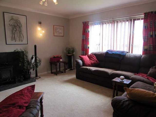 Image of 5 bedroom Detached house for sale in Heol Dewi Brynna Pontyclun CF72 at Heol Dewi  Pontyclun, CF72 9SQ