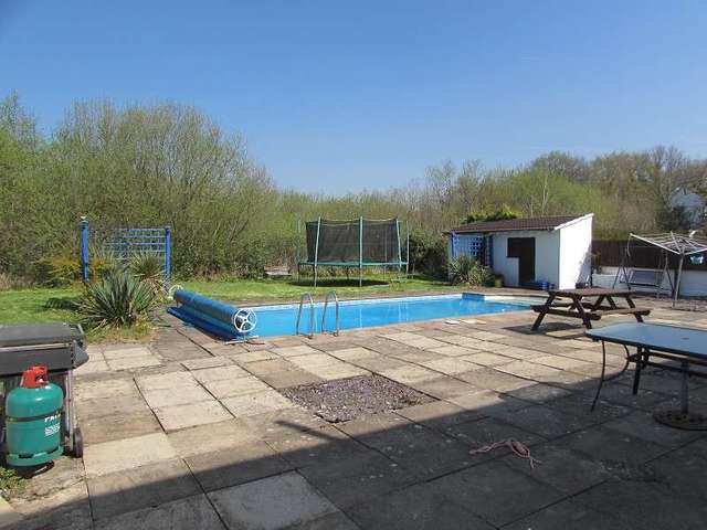  Image of 5 bedroom Detached house for sale in Heol Dewi Brynna Pontyclun CF72 at Heol Dewi  Pontyclun, CF72 9SQ