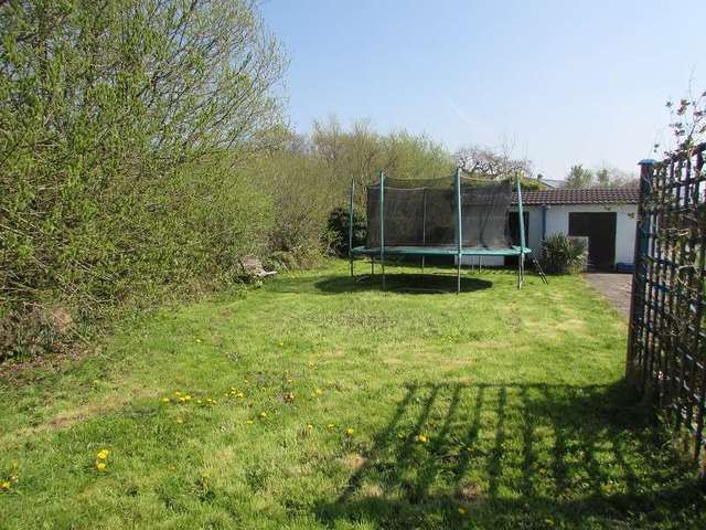  Image of 5 bedroom Detached house for sale in Heol Dewi Brynna Pontyclun CF72 at Heol Dewi  Pontyclun, CF72 9SQ