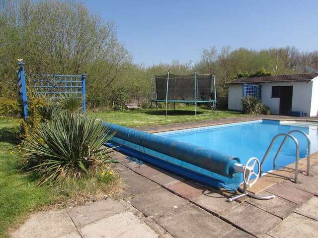  Image of 5 bedroom Detached house for sale in Heol Dewi Brynna Pontyclun CF72 at Heol Dewi  Pontyclun, CF72 9SQ