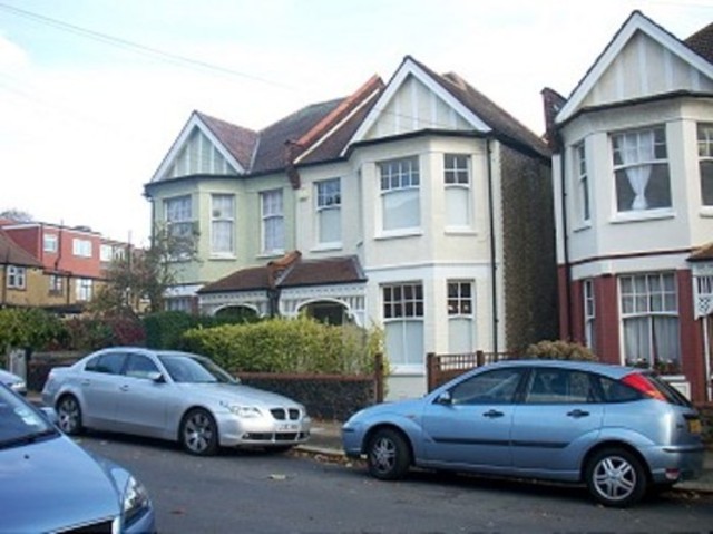  Image of House Share to rent in Upsdell Avenue London N13 at Upstell Ave  Palmers Green, N13 6JN