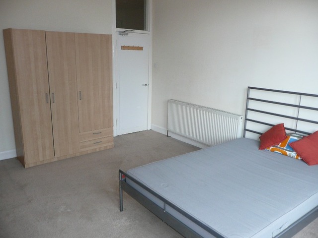  Image of 3 bedroom Flat to rent in Vinicombe Street Glasgow G12 at Hillhead Glasgow Glasgow, G12 8BG