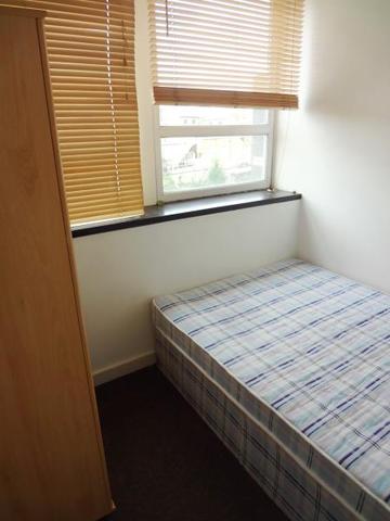  Image of 2 bedroom Apartment to rent in Calderwood Street London SE18 at Woolwich, SE18 6JF