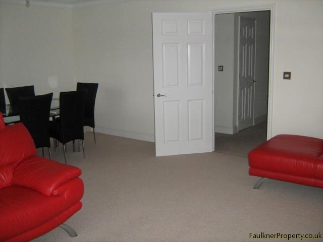  Image of 2 bedroom Apartment to rent in Waglands Garden Buckingham MK18 at Buckingham, MK18 1EA