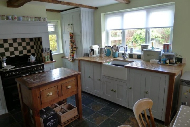  Image of 3 bedroom Cottage to rent in Forest Road Waltham Chase Southampton SO32 at Forest Road Waltham Chase Hampshire, SO32 2LA