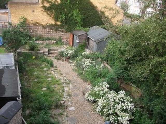  Image of 3 bedroom Terraced house to rent in Wanstead Park Road Cranbrook Ilford IG1 at Wanstead Park Road  ilford, IG1 3TR
