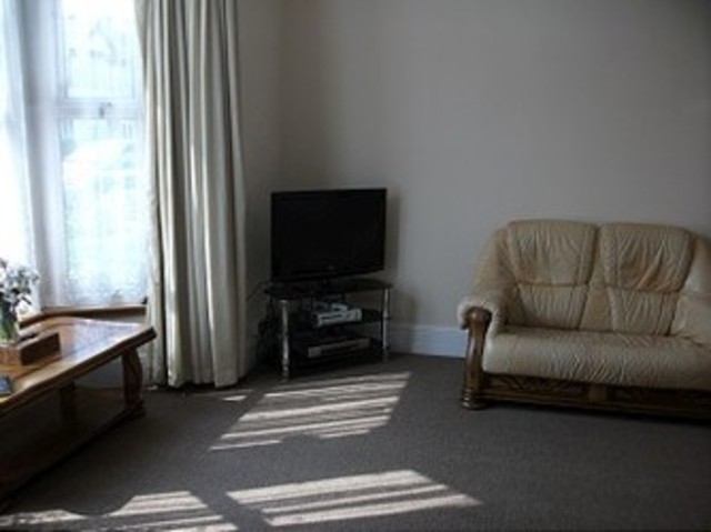  Image of 3 bedroom Terraced house to rent in Wanstead Park Road Cranbrook Ilford IG1 at Wanstead Park Road  ilford, IG1 3TR