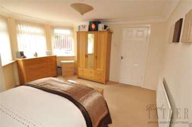 Image of 2 bedroom Flat to rent in Warren Drive Wallasey CH45 at Wallasey Wirral New Brighton, CH45 0JS