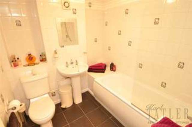  Image of 2 bedroom Flat to rent in Warren Drive Wallasey CH45 at Wallasey Wirral New Brighton, CH45 0JS