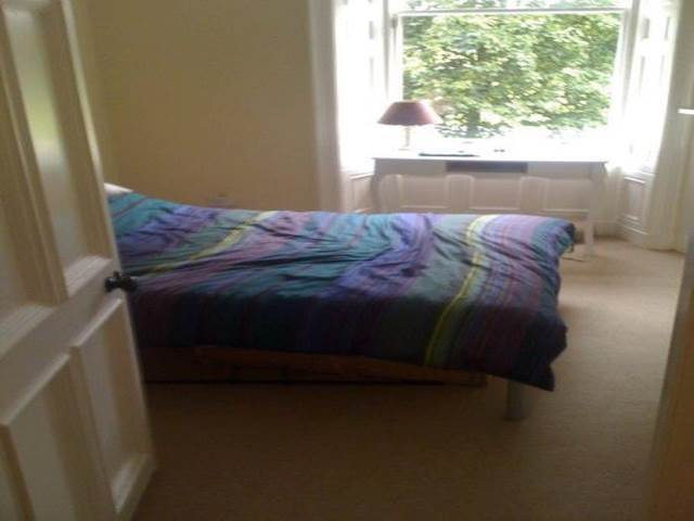  Image of 3 bedroom Flat to rent in Warrender Park Terrace Edinburgh EH9 at Marchmont Edinburgh Edinburgh, EH9 1EE