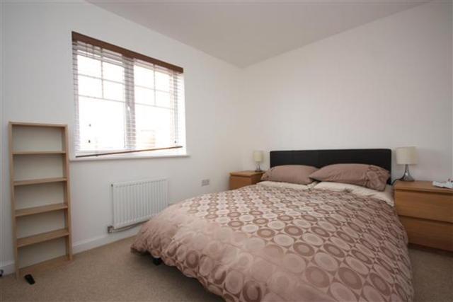  Image of 3 bedroom Town House to rent in Waterway Terrace East Kilbride Glasgow G74 at East Kilbride South Lanarkshire South Lanarkshire, G74 3ZF