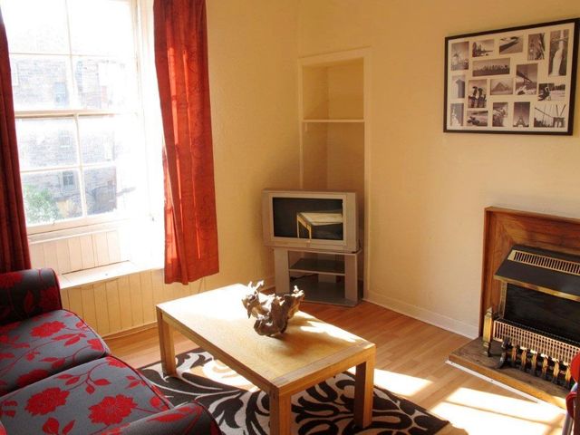  Image of 2 bedroom Flat to rent in Watson Crescent Edinburgh EH11 at Polwarth Edinburgh Edinburgh, EH11 1HB
