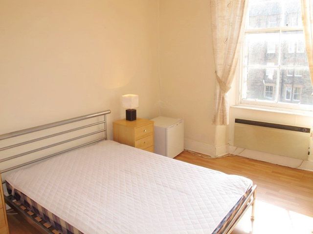 Image of 2 bedroom Flat to rent in Watson Crescent Edinburgh EH11 at Polwarth Edinburgh Edinburgh, EH11 1HB