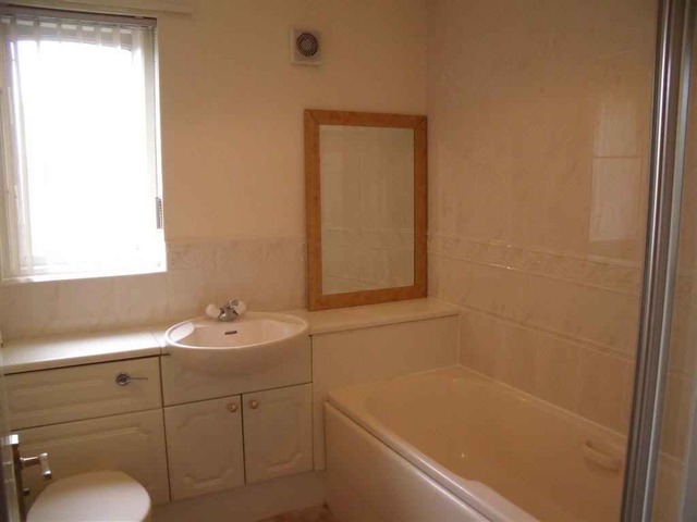  Image of 2 bedroom Flat to rent in Waverley Crescent Livingston EH54 at Livingston West Lothian West Lothian, EH54 8JP