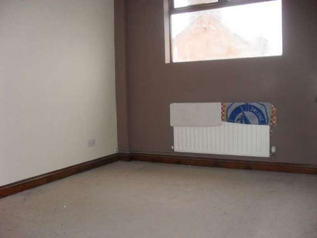  Image of 2 bedroom Flat to rent in Wellingborough Road Rushden NN10 at Rushden Northants, NN10 9SZ