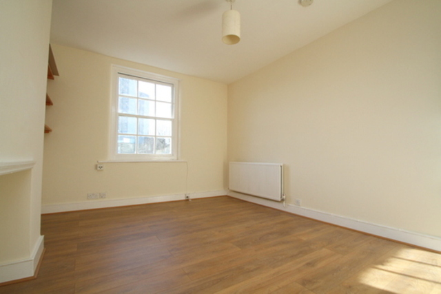  Image of 2 bedroom Apartment to rent in Wellington Way London E3 at Wellington Buildings  Bow, E3 4NA