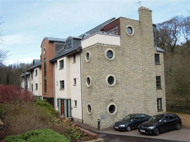  Image of 2 bedroom Flat to rent in West Mill Road Edinburgh EH13 at Colinton Edinburgh Edinburgh, EH13 0NZ