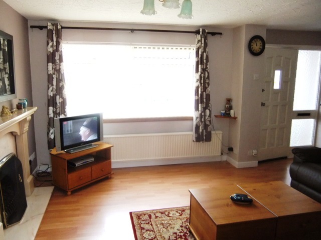  Image of 3 bedroom Semi-Detached house to rent in Westfield Grove Crossgates Cowdenbeath KY4 at Cowdenbeath Fife Fife, KY4 8BY