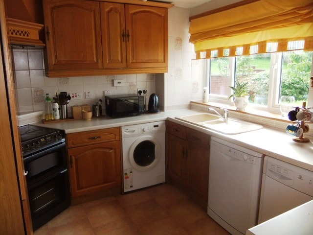  Image of 3 bedroom Semi-Detached house to rent in Westfield Grove Crossgates Cowdenbeath KY4 at Cowdenbeath Fife Fife, KY4 8BY