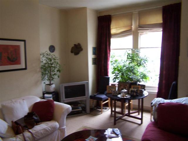  Image of 2 bedroom Property to rent in Weston Park London N8 at Crouch End, N8 9TA