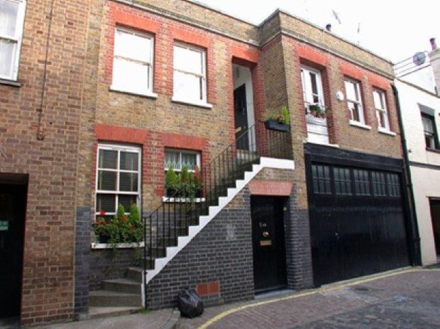  Image of 1 bedroom Apartment to rent in Weymouth Mews London W1G at Weymouth Mews  Marylebone, W1G 7DX