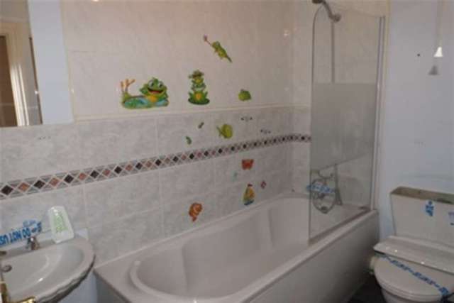  Image of 1 bedroom Detached house to rent in Whitehaven Slough SL1 at Slough, SL1 3RX