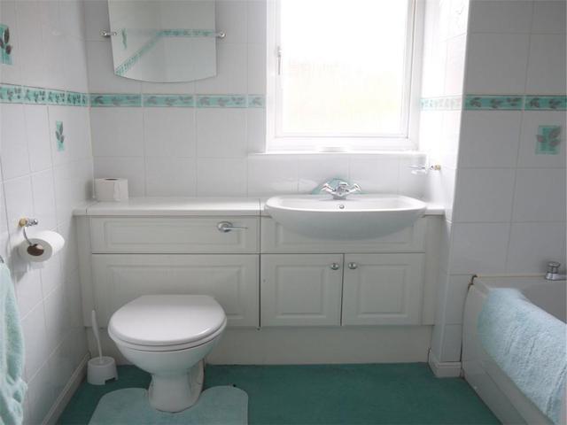  Image of 2 bedroom Flat to rent in Whittingehame Drive Anniesland Glasgow G12 at Hyndland Glasgow Glasgow, G12 0YH