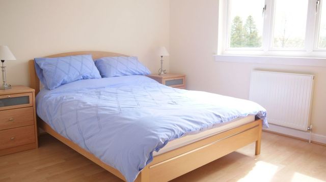  Image of 2 bedroom Flat to rent in Whittingehame Drive Anniesland Glasgow G12 at Hyndland Glasgow Glasgow, G12 0YH