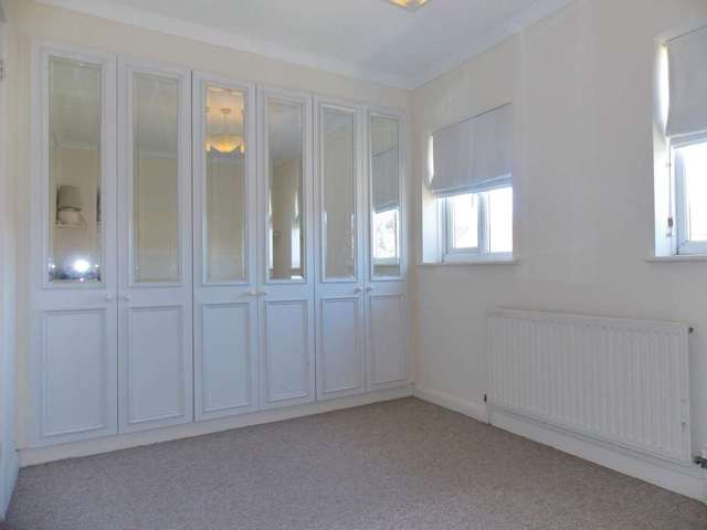  Image of 2 bedroom Terraced house to rent in Widgeon Close London E16 at Widgeon Close Canning Town London, E16 3EF