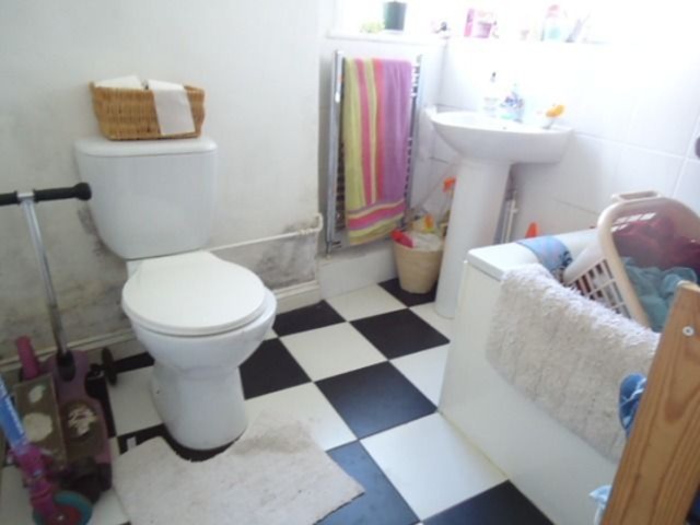  Image of 2 bedroom Flat to rent in Wightman Road London N8 at Wightman Road  Turnpike Lane, N8 0NA