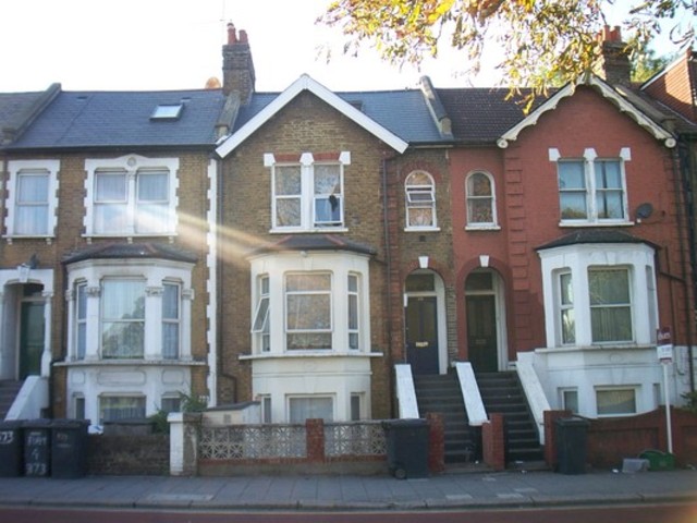  Image of 2 bedroom Flat to rent in Woodberry Down Estate London N4 at Wilberforce Road Finsbury Park London, N4 2SG