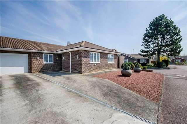  Image of 2 bedroom Detached house for sale in Willow Way Hauxton Cambridge CB22 at Hauxton, CB22 5JB